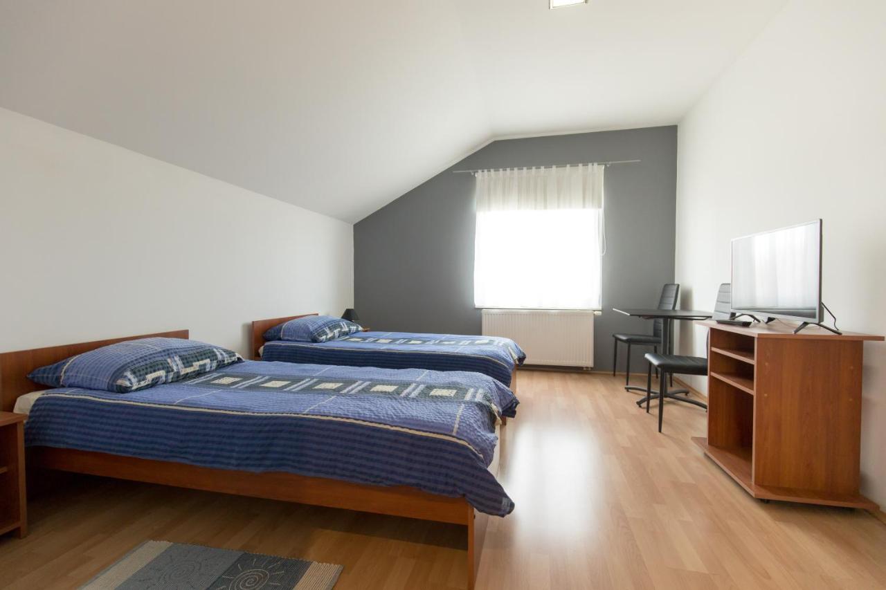 Guesthouse Capistro 比尔杰 外观 照片