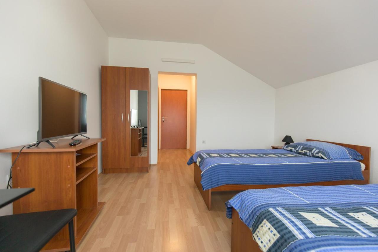 Guesthouse Capistro 比尔杰 外观 照片