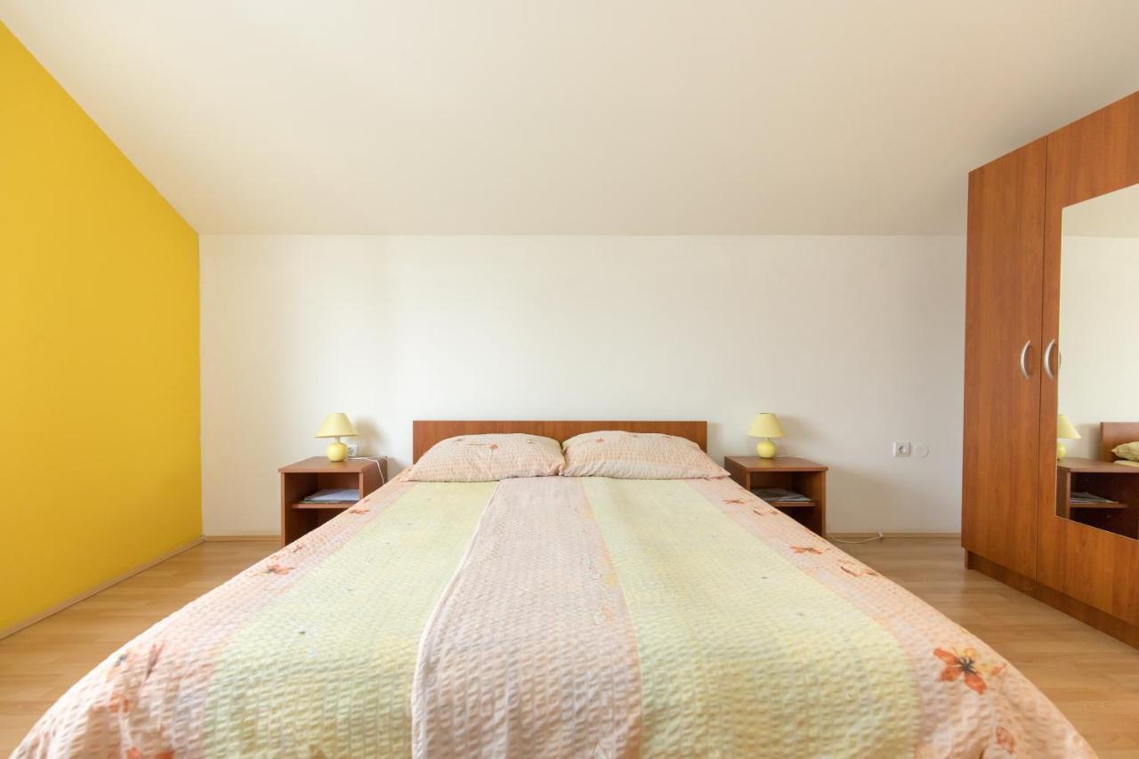 Guesthouse Capistro 比尔杰 外观 照片
