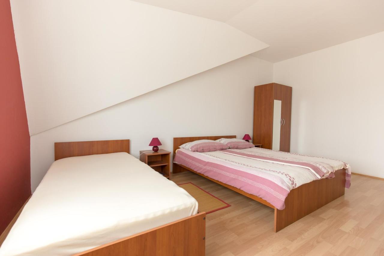 Guesthouse Capistro 比尔杰 外观 照片