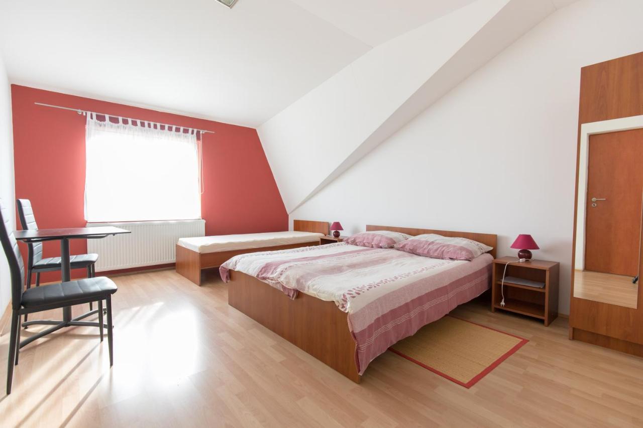 Guesthouse Capistro 比尔杰 外观 照片