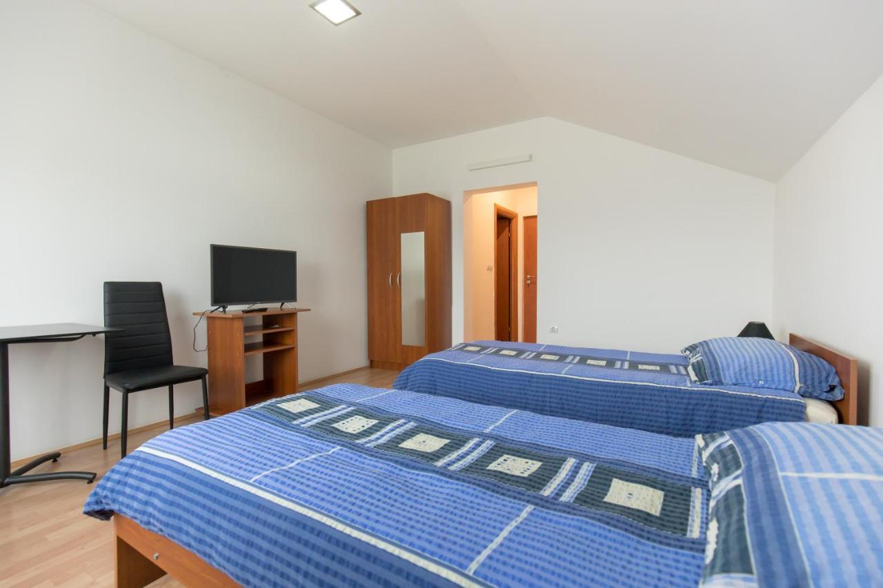 Guesthouse Capistro 比尔杰 外观 照片