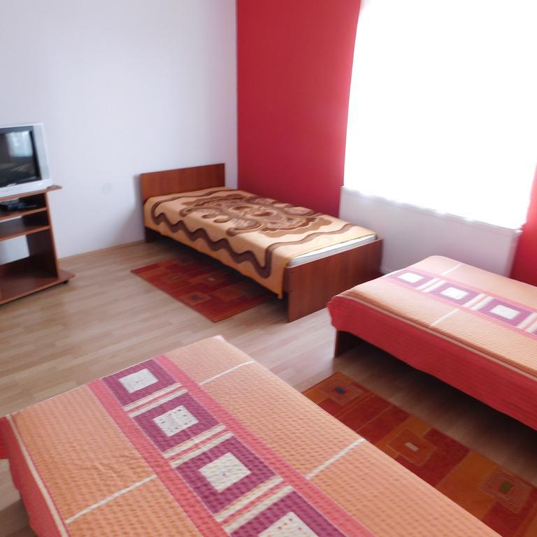 Guesthouse Capistro 比尔杰 外观 照片