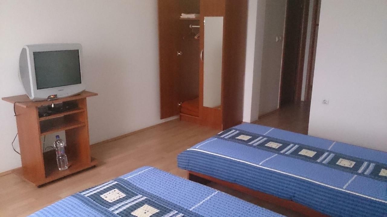 Guesthouse Capistro 比尔杰 外观 照片