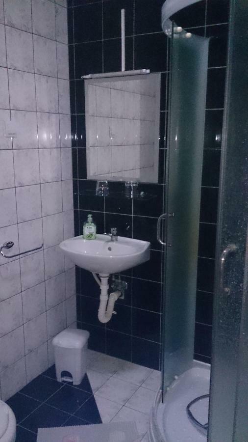 Guesthouse Capistro 比尔杰 外观 照片